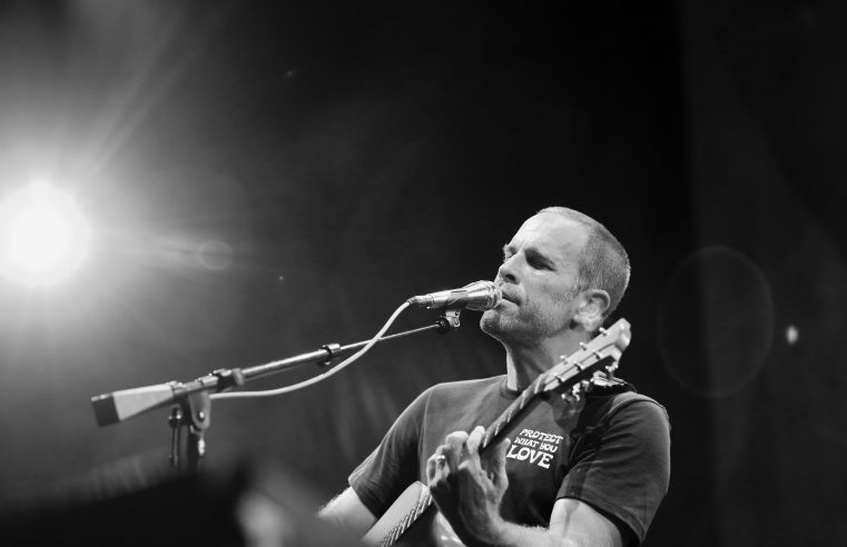 Jack Johnson anuncia shows no Brasil em  janeiro de 2023