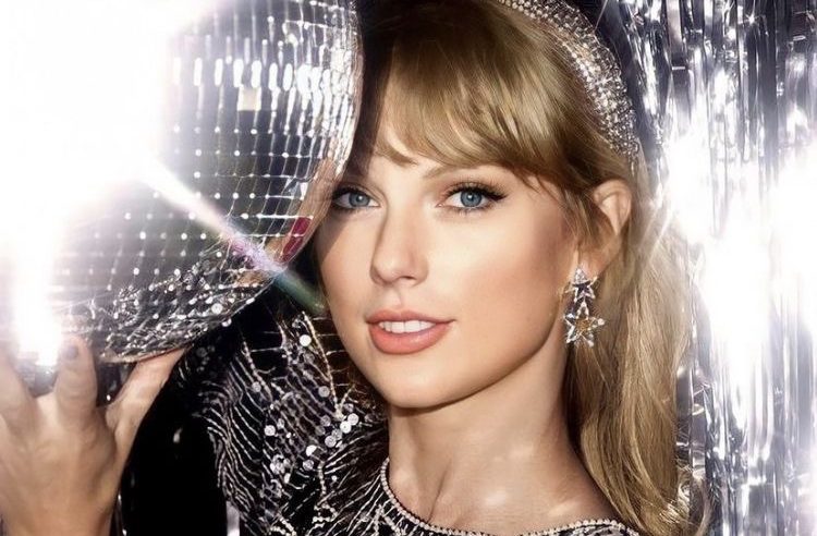 PRESTES A DAR INÍCIO A THE ERAS TOUR, TAYLOR SWIFT LANÇA DE SURPRESA QUATRO MÚSICAS NOVAS