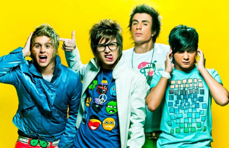 SERÁ QUE VEM AÍ? Integrantes da banda Restart mudam foto em redes sociais e fãs ficam intrigados